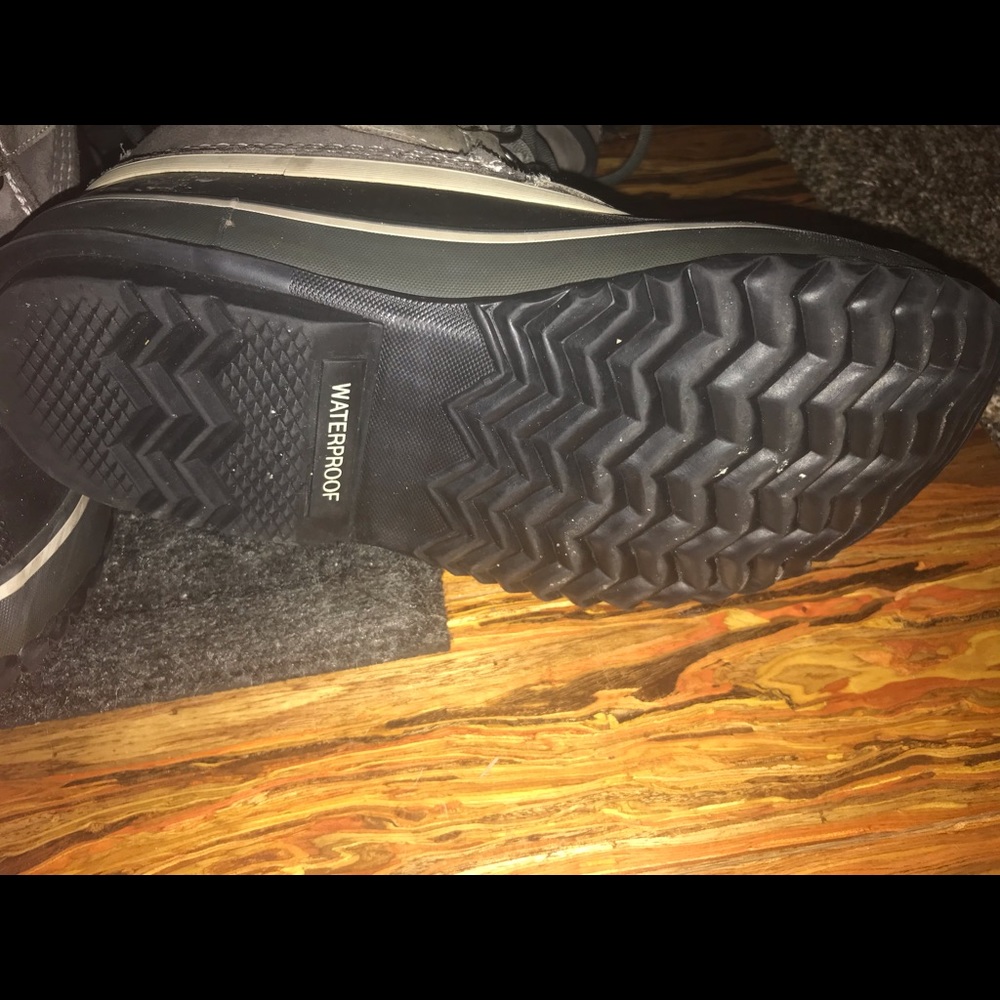 Sorel boots - Picture 4 of 5